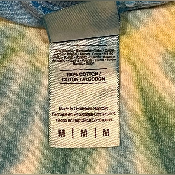 Authentic Buc-ees Shirt Adult Medium Tie Dye Short Sleeve Casual Peace Love - Picture 3 of 5